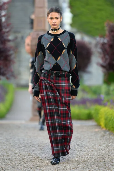 Look 17
